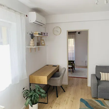 Trifoiului 25 - Free Parking